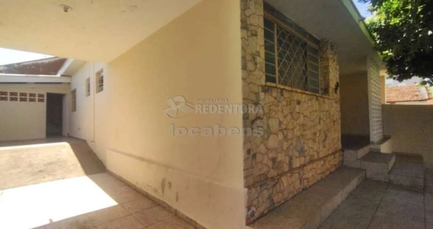 Casa Locação Vila Angelica, com 3 dormitórios, 03 vagas de garagem.