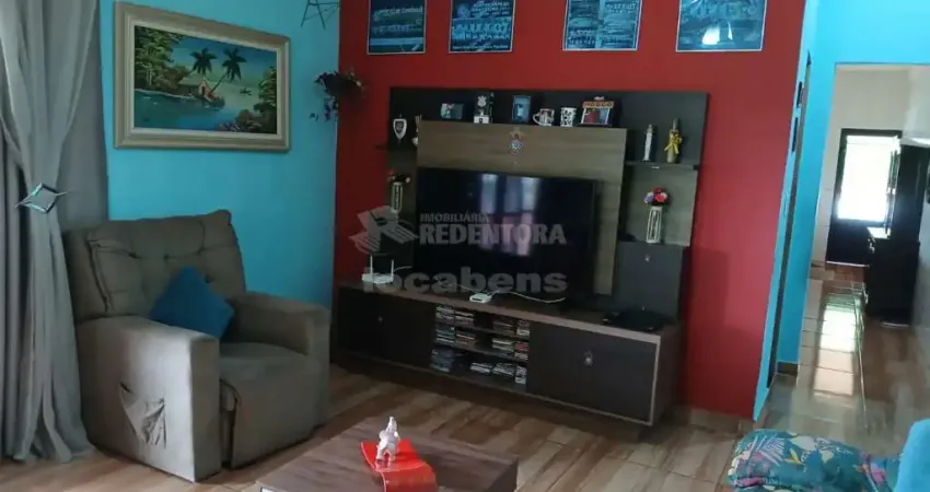 Chácara em talhado - 02 dorm., piscina, área verde com pé de frutas