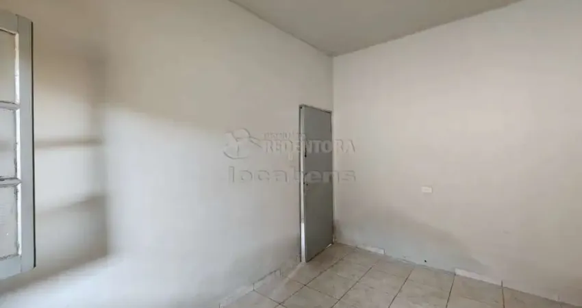 Vila Santa Cruz Casa com 2 dormitórios, 01 vaga de garagem.