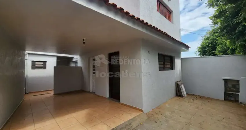 Casa para locação com 2 dormitórios e 1 vaga de garagem na Vila Diniz com 103m² reformada recentemente.