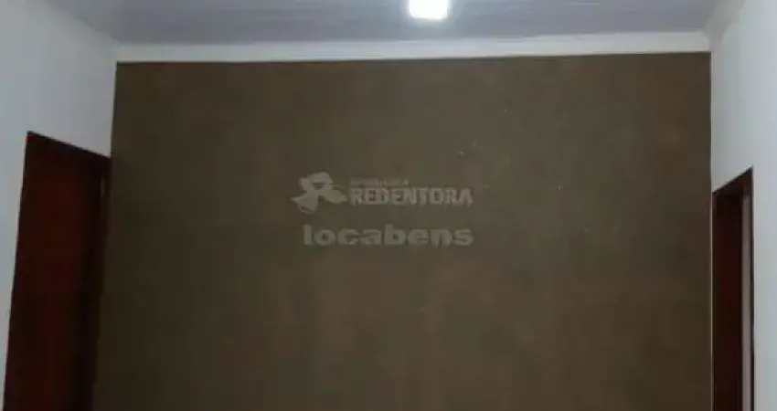 Eldorado Casa com 02 dormitórios, 01 vaga de garagem.