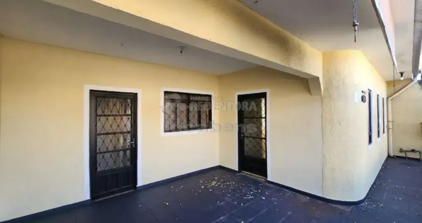 Jardim Maria Lúcia, casa com edícula 02 dormitórios e 01 vaga de garagem.