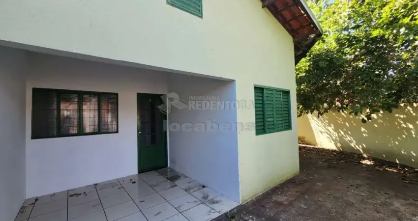 Jardim Nunes Casa com 02 dormitórios, 02 vagas de garagem.