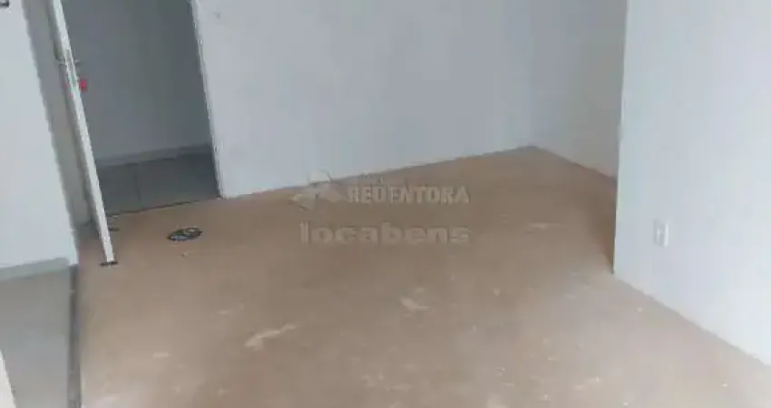 Apartamento padrão com 02 dormitórios, 01 vaga de garagem.