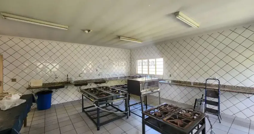 Salão Comercial preparado para Salão de Festas com 500m²