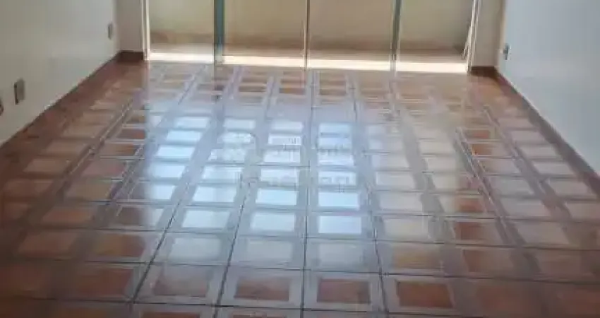Apartamento no centro, 3 dormitórios, 01 vaga de garagem.