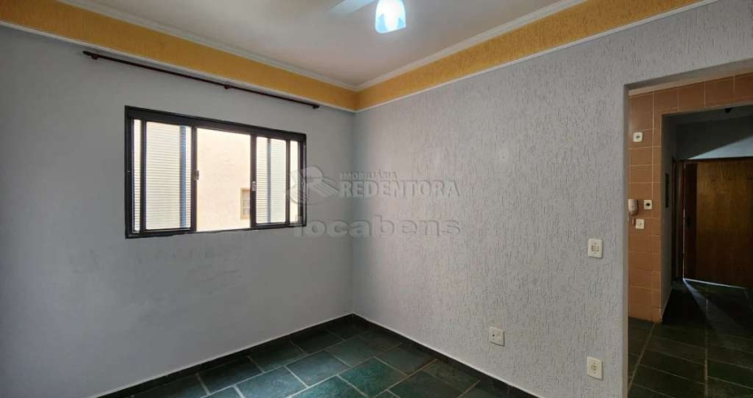 Higienópolis Apartamento com 01 dormitório, 01 vaga de garagem.