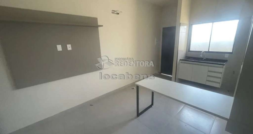 Casa no Maisparque, com 1 dormitório e 01 vaga de garagem.