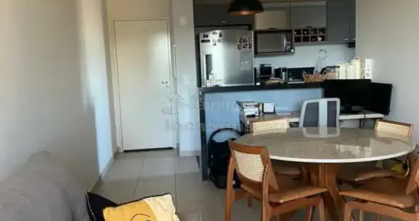 Apartamento no Vila Ideal 2 dormitórios, 01 vaga de garagem.