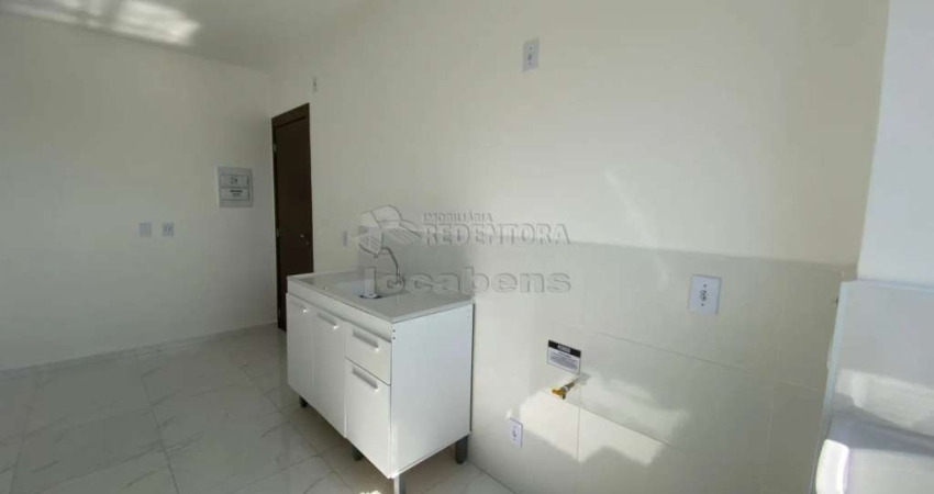Parque Residencial da Fraternidade, Apartamento com 2 Dormitórios, 01 vaga de garagem