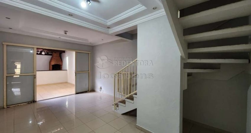 Vila Borguese II Casa tipo sobrado com 2 dormitórios, 01 vaga de garagem.