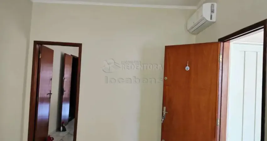 Jardim Caparroz - Casa com 03 dormitórios e 03 vagas de garagem