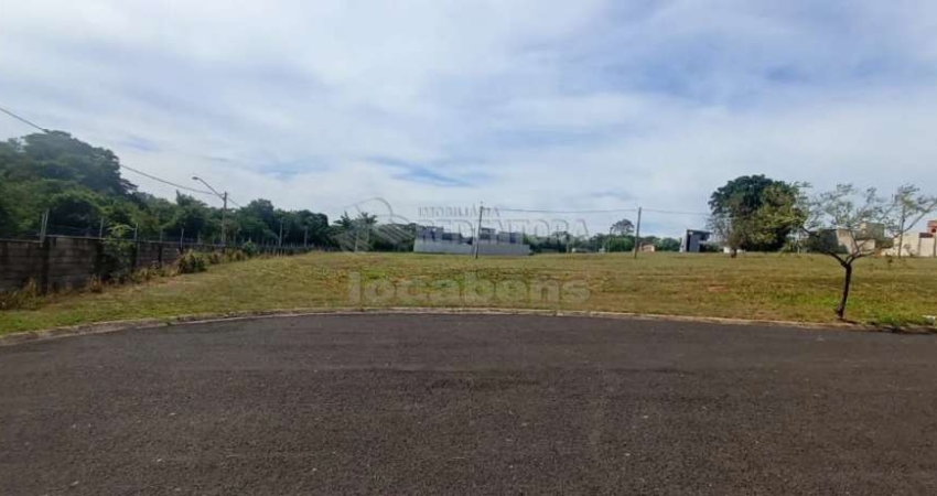 Terreno à venda no condomínio fechado Bella Vittá - Bady Bassit/SP