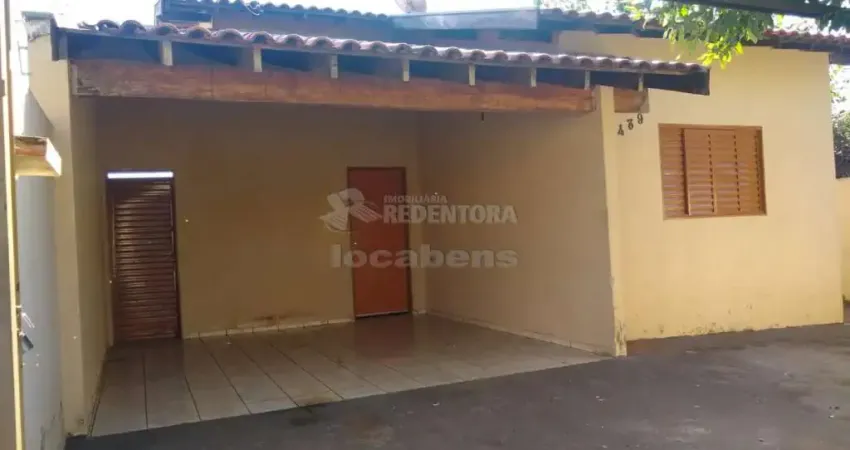 JARDIM ITAPEMA - Casa de 2 dormitórios, sala, cozinha com gabinete, área de serviço, 1 wcs e 2 vagas de garagem sendo 1 coberta e 1 descoberta.