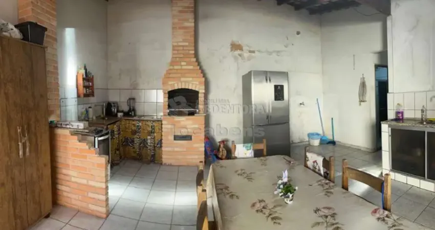 Excelente Casa com churrasqueira no Conjunto Habitacional SJ Rio Preto