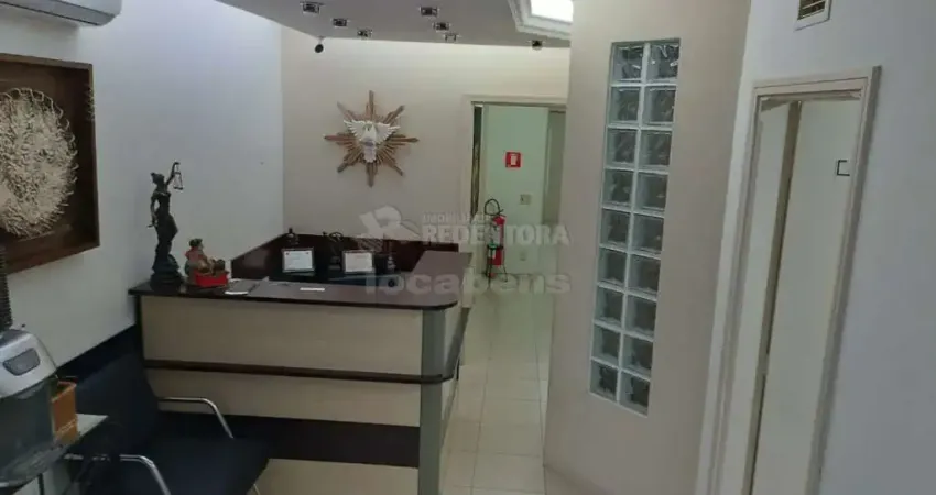 Casa comercial com 6 salas e 1 dormitório com suíte
