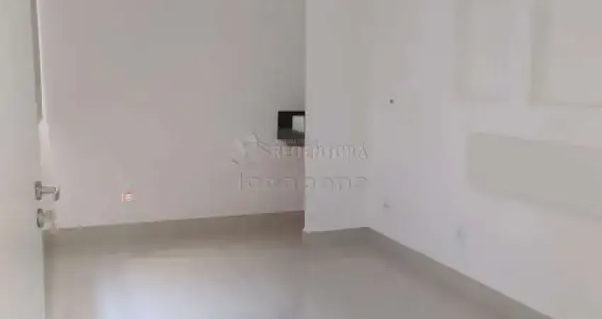 Casa Comercial - Em bom local, esquina, várias salas consultórios, recepção, vários banheiros, copa e cozinha