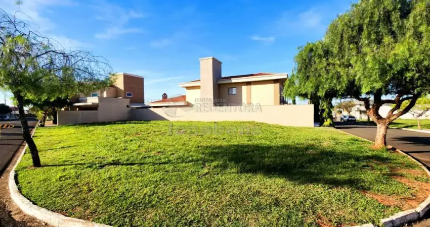 Condomínio D´Itália, excelente terreno de esquina com 500m² de área total