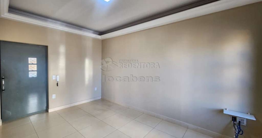 Casa localizada no bairro Jardim Europa copm 3 dormitorios e 2 vagas de garagem.