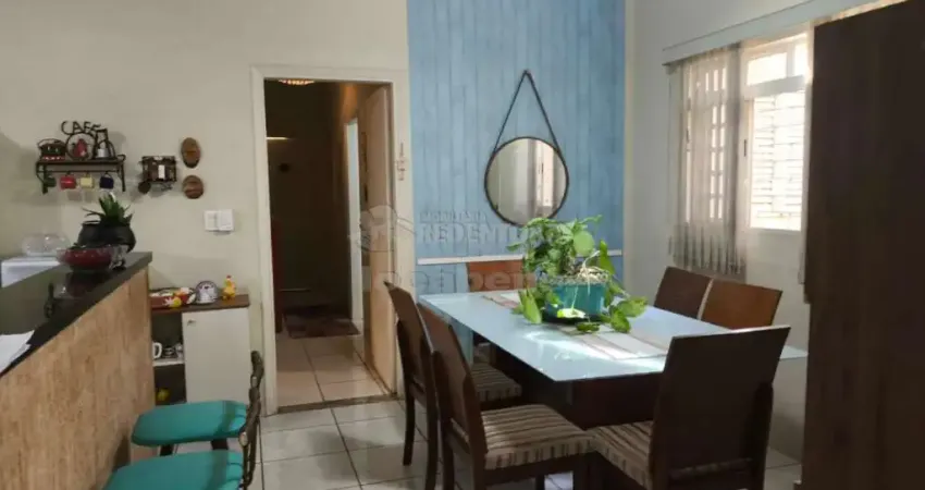 Jardim roseana - casa com 03 dormitórios sendo 01 tipo apartamento