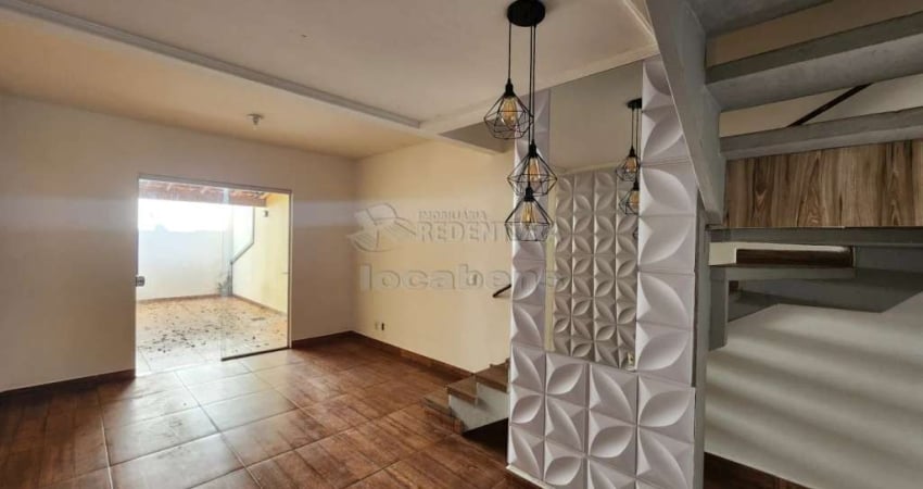 Vila Borghese I, casa em condomínio com 02 dormitórios, 01 vaga de garagem.