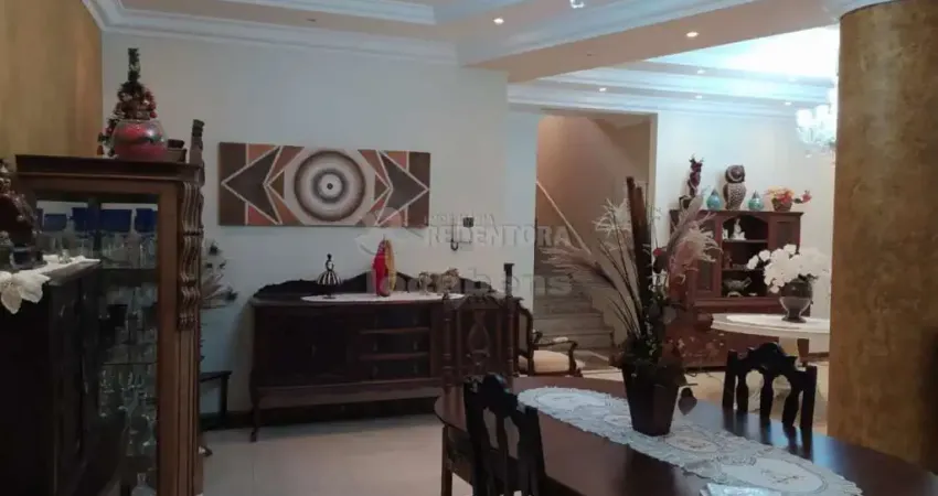 Cidade nova - sobrado com 4 dormitórios, sendo 1 suite, 1 apto, armários, sala 4 ambs no térreo e sala íntima no sobrado