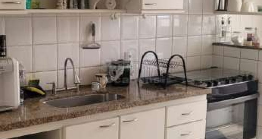 Jardim Tarraf II / Condomínio Residencial Forest Hills - Casa com 04 dormitórios, sendo 01 tipo apartamento