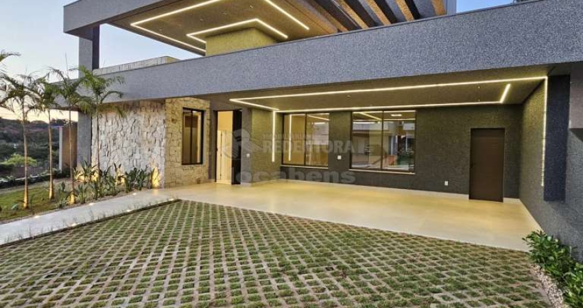 Maravilhosa Casa em Condomínio de Alto Padrão para Venda - 4 Suítes com Closet / Golden Park Residence