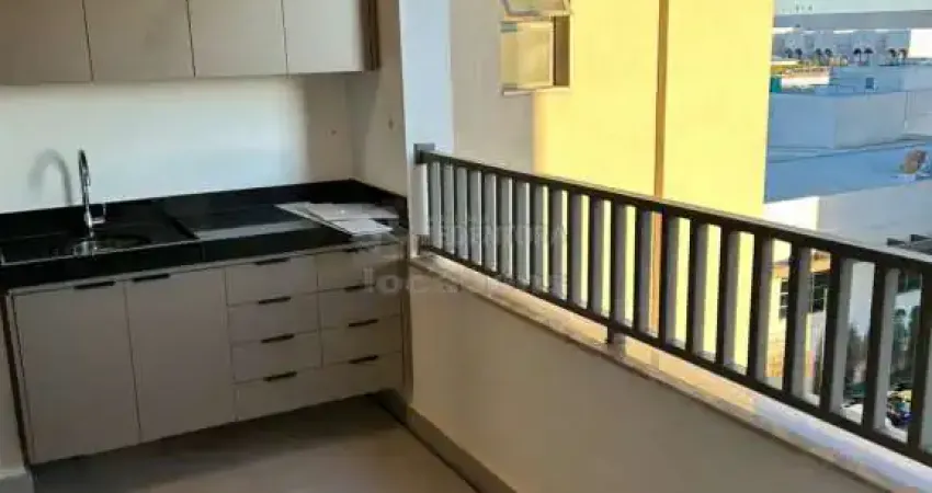 Apartamento localizado no Jardim Paulistano com 3 suites e sacada.
