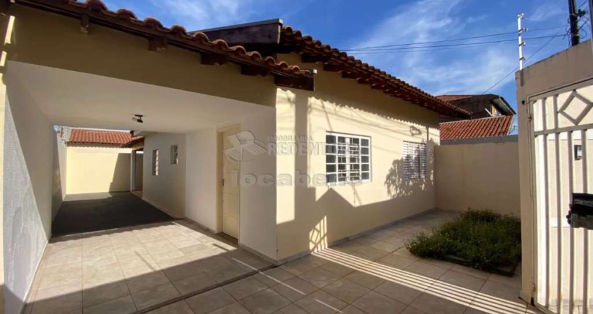 Ótima Casa Residencial para Locação - 3 Dormitórios / Jardim Urano
