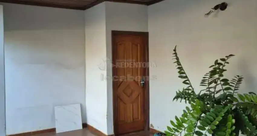 Casa residencial no jardim bordon com 03 dormitórios sendo 1 tipo apartamento.