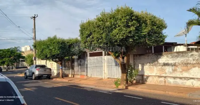 Casa residencial com 03 Dormitórios no São Francisco