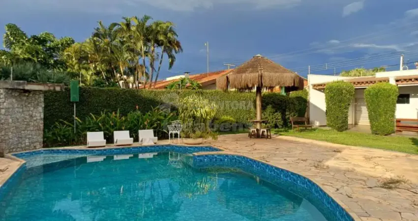 Sobrado no jardim aclimação, 03 dormitórios e área de lazer com piscina.