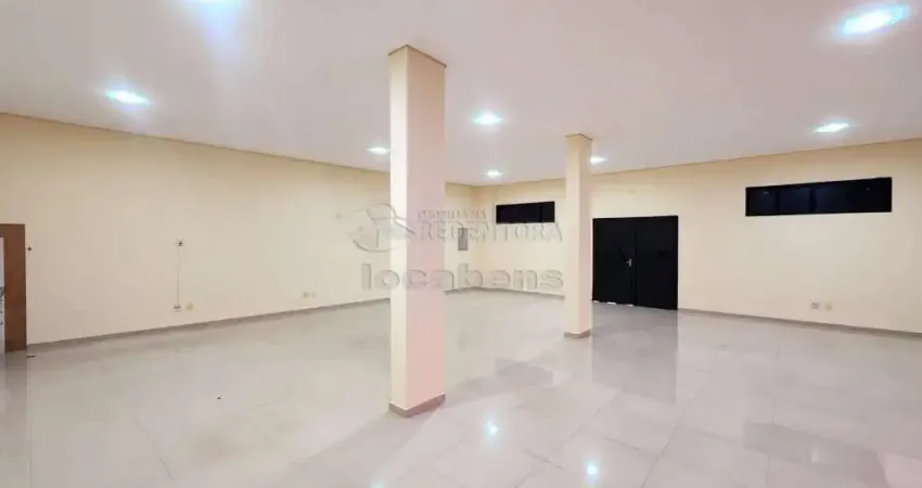 Salão com acessibilidade e estacionamento frontal no bairro vila anchieta