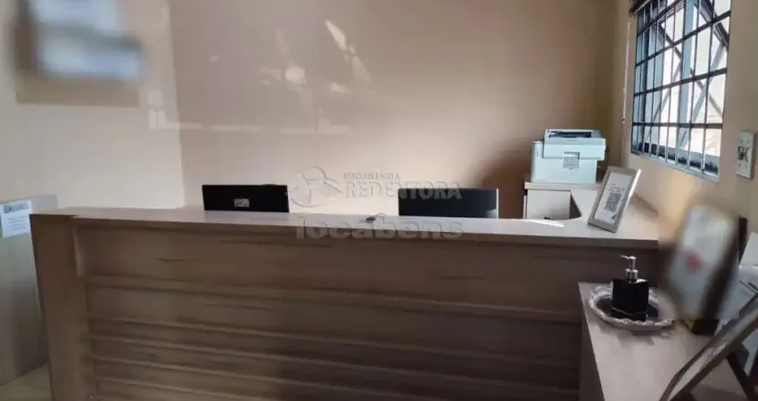 Imóvel comercial com 195m², possui 11 salas para atendimento no bairro jardim herculano