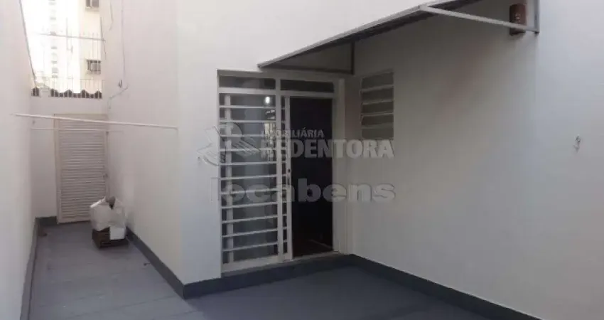 Casa padrão para locação com 3 dormitórios para locação no bairro centro