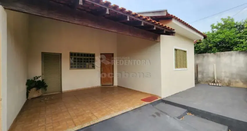 Casa padrão para locação localizado no jardim nunes com escritório e armários.