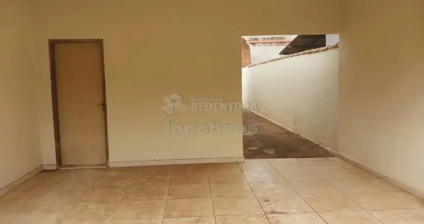 Casa localizada no jardim maria lucia com 2 dormitorios e 2 vagas de garagem.