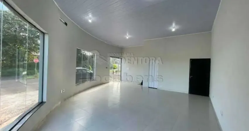 Salão comercial com acessibilidade localizado na avenida parque.