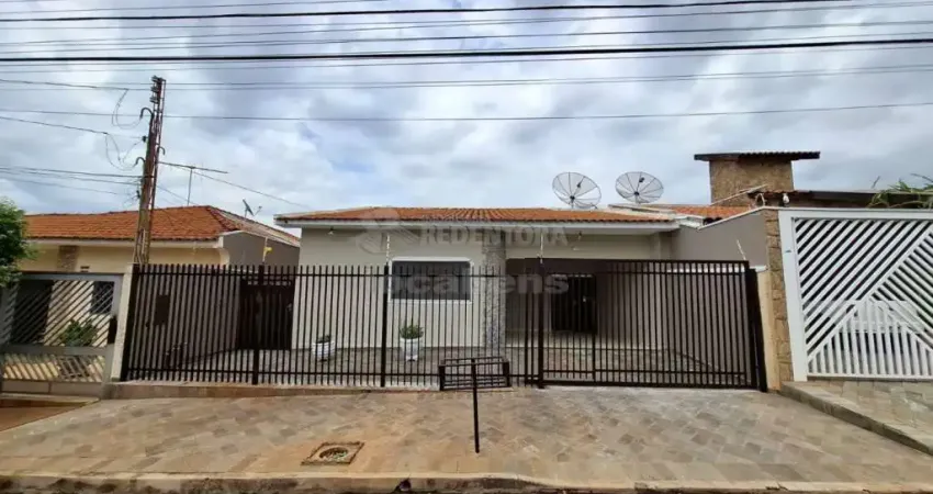Casa com 3 quartos para alugar na Rua Wagner Passarella, 861, Parque Residencial Lauriano Tebar, São José do Rio Preto