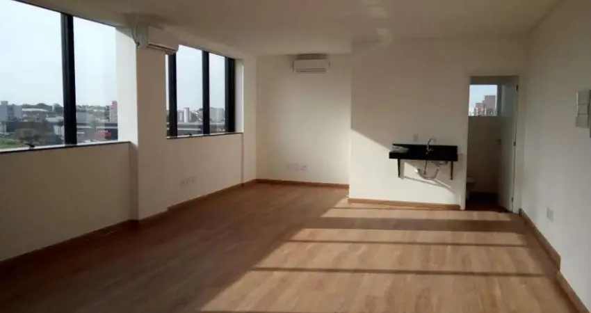 Sala comercial para locação com 50m², banheiro privativo no bairro jardim panorama