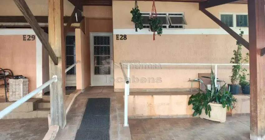 Casa sobrado em condomínio Residencial Villa Borghese III com 02 dormitórios.