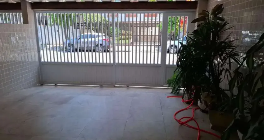 Casa em Boqueirão, Santos: 3 Dorms, 142m² por R$1.200.000
