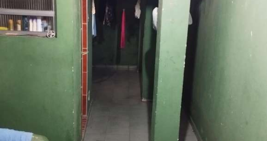Venda Casa em Vila Jockei Clube - 300m², 2 Dormitórios, R$250k