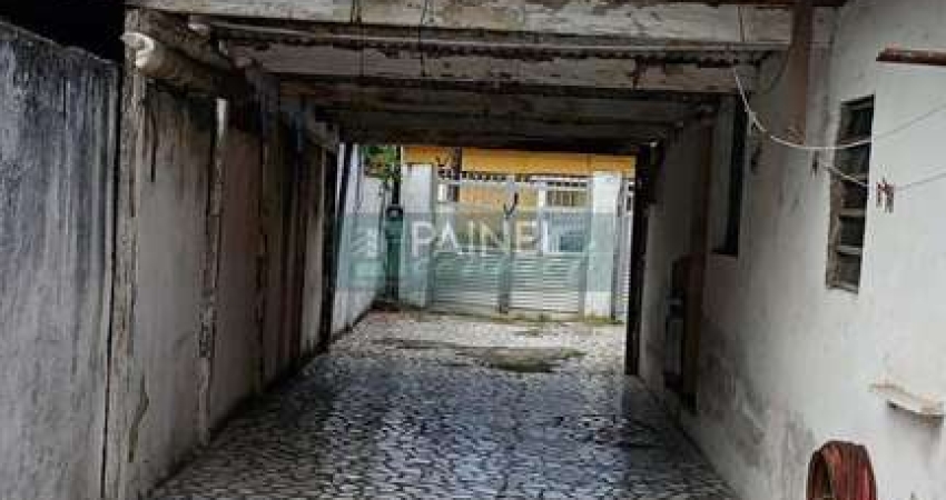 Casa à Venda em Radio Clube, Santos: 3 Dormitórios, 150m²