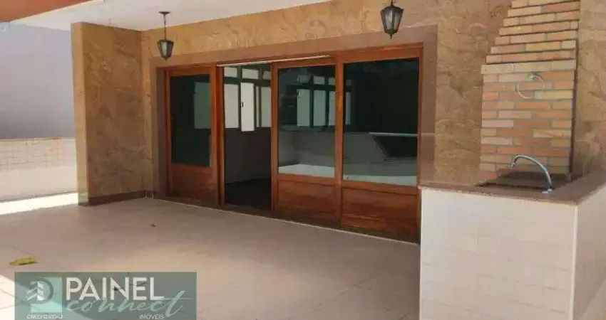 CASA - 215m², 4 DORMS, SUÍTE COM HIDRO E CHURRASQUEIRA
