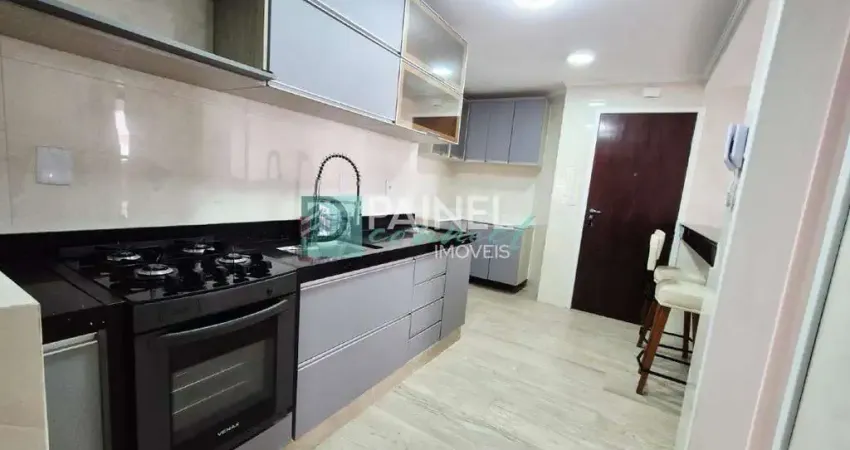 Compre apartamento de um dormitório com vaga de garage demarcada