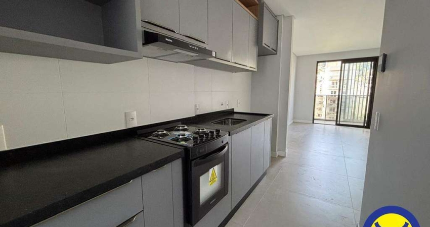 Apartamento com 02 suítes no Centro