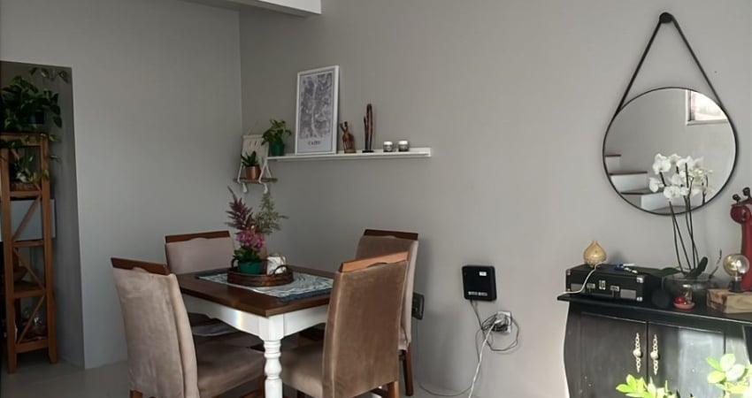 Sobrado  com 2 Dormitórios e Churrasqueira – Ingleses, Florianópolis