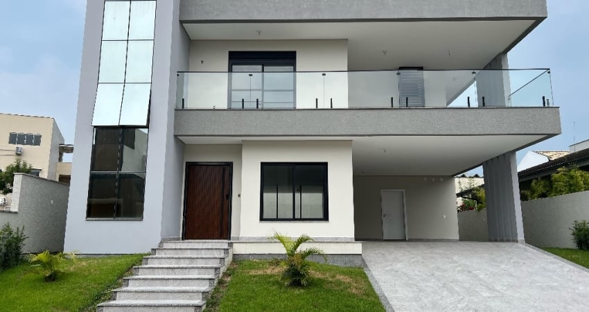Casa em condomínio com 4 suítes a venda no bairro ingleses!